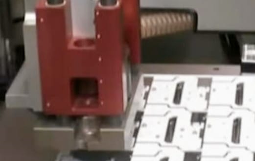 分板机的自动化功能与人工智能技术在封装中的应用