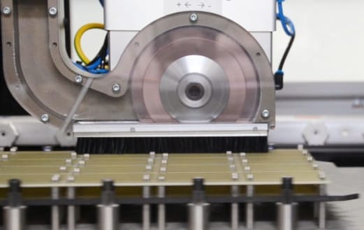 优化封装线产能：分板机与其他设备的协同效应