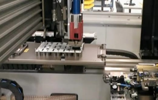 智能分板机与大数据分析的结合：精确预测生产瓶颈