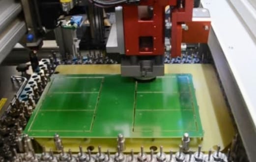 分板机的高效性能与精准切割技术