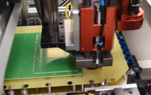 SMED（快速换模）在分板工序的应用：将换线时间压缩70%的步骤